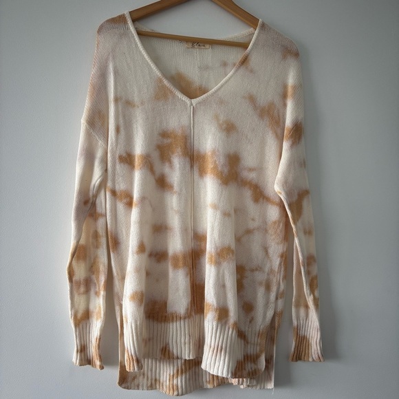 Elan 100% Cotton Latte Oversized Tie Dye Cream and Tan V-Neck Sweater OSFM O/S - Picture 2 of 9